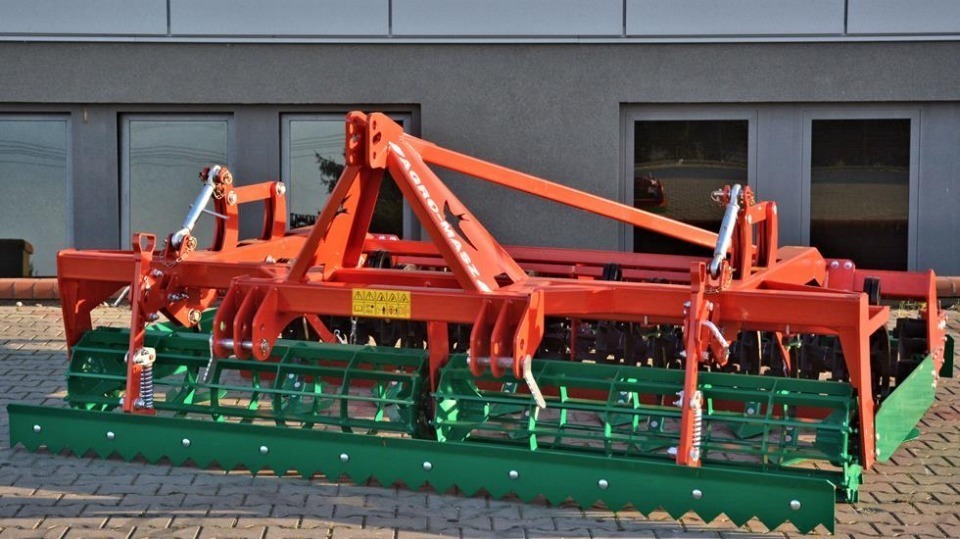 Schwerer Anbauaggregat "AUC30"  angehangte Version (Code A005)