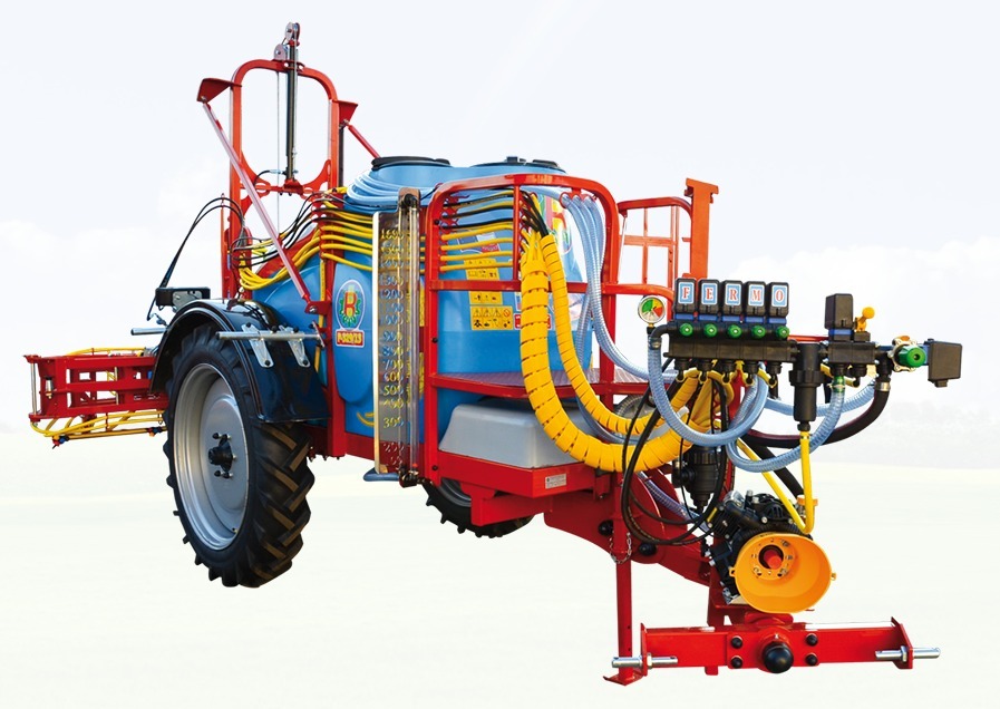 Feldspritze gezogen 2000/15 - P329/34