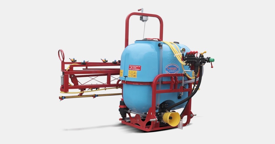 Feldspritze angehangt  400/15 - P329/8