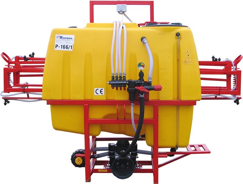 Feldspritze angehangt  ZBZ 616