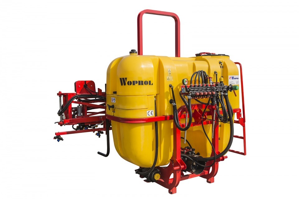 Feldspritze angehangt  ZBZ 815 