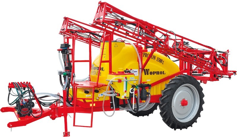 Feldspritze gezogen "Proton" 1518  mit hydraulisch aufklappbaren Gestange unabhangig asymetrisch 
