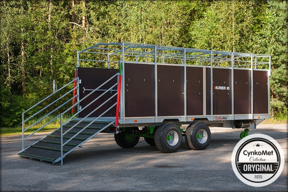 Anhanger fur Viehtransport "Kurier T678"
