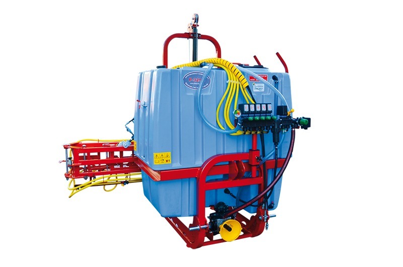 Feldspritze angehangt mit mechanisch aufklappbaren Gestange 1000/18 - P 329/21