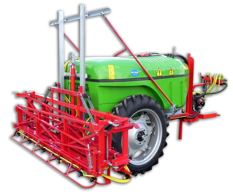 Feldspritze gezogen mit mechanisch aufklappbaren Balken 2518