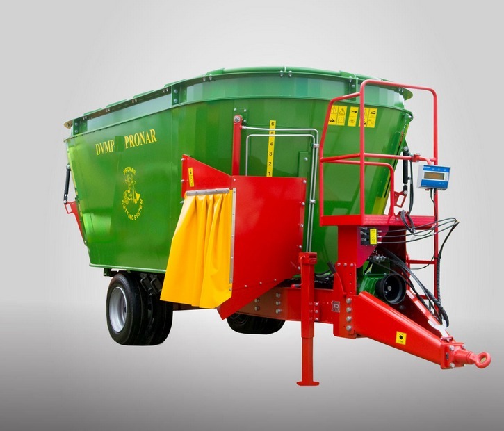 Futtermischwagen "DVMP-18"